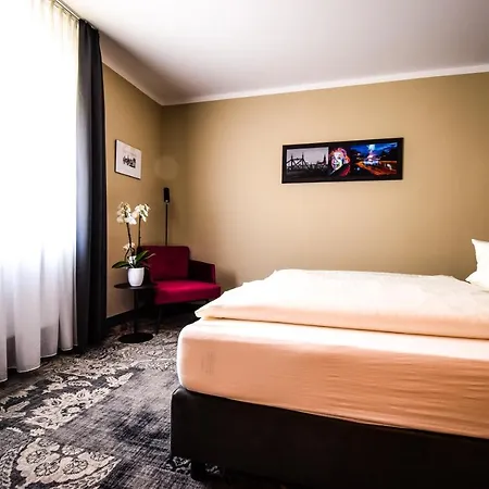 Akzent Roter Löwe 3*