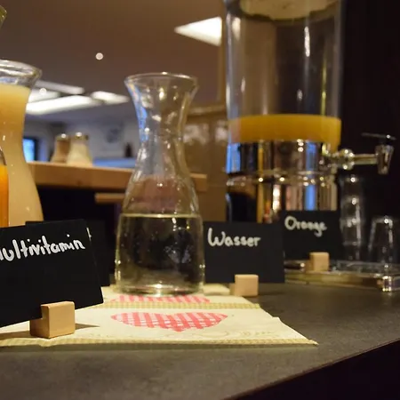 Akzent Roter Löwe 3*